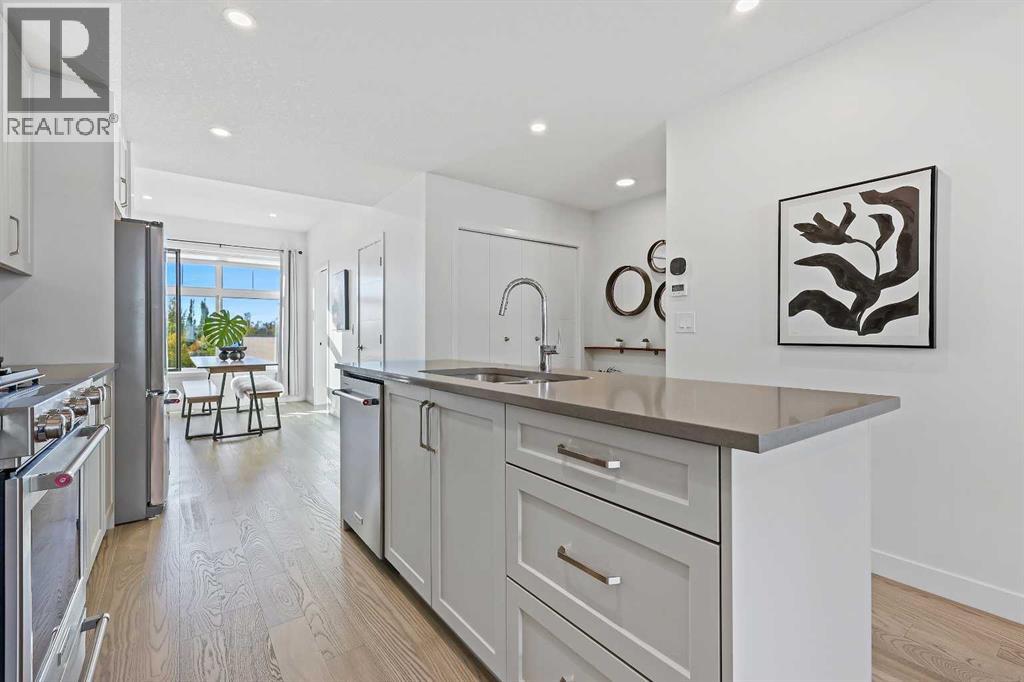 Single Family House for Sale in  Les Jardins Park SE Douglasdale/Glen Calgary 