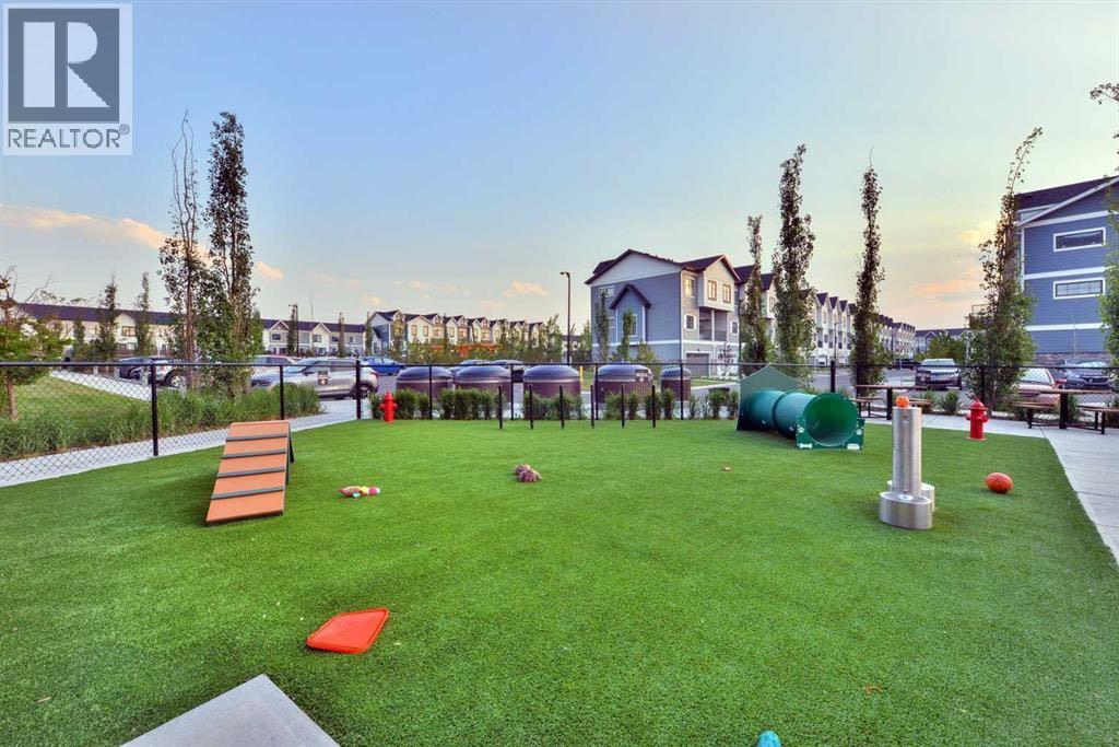 Single Family House for Sale in  Les Jardins Park SE Douglasdale/Glen Calgary 