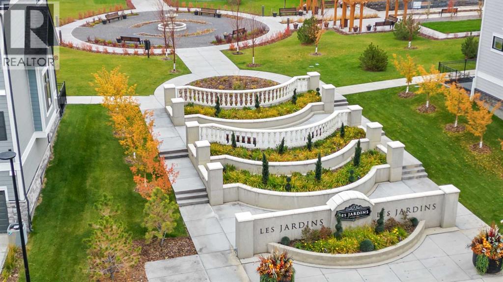 Single Family House for Sale in  Les Jardins Park SE Douglasdale/Glen Calgary 