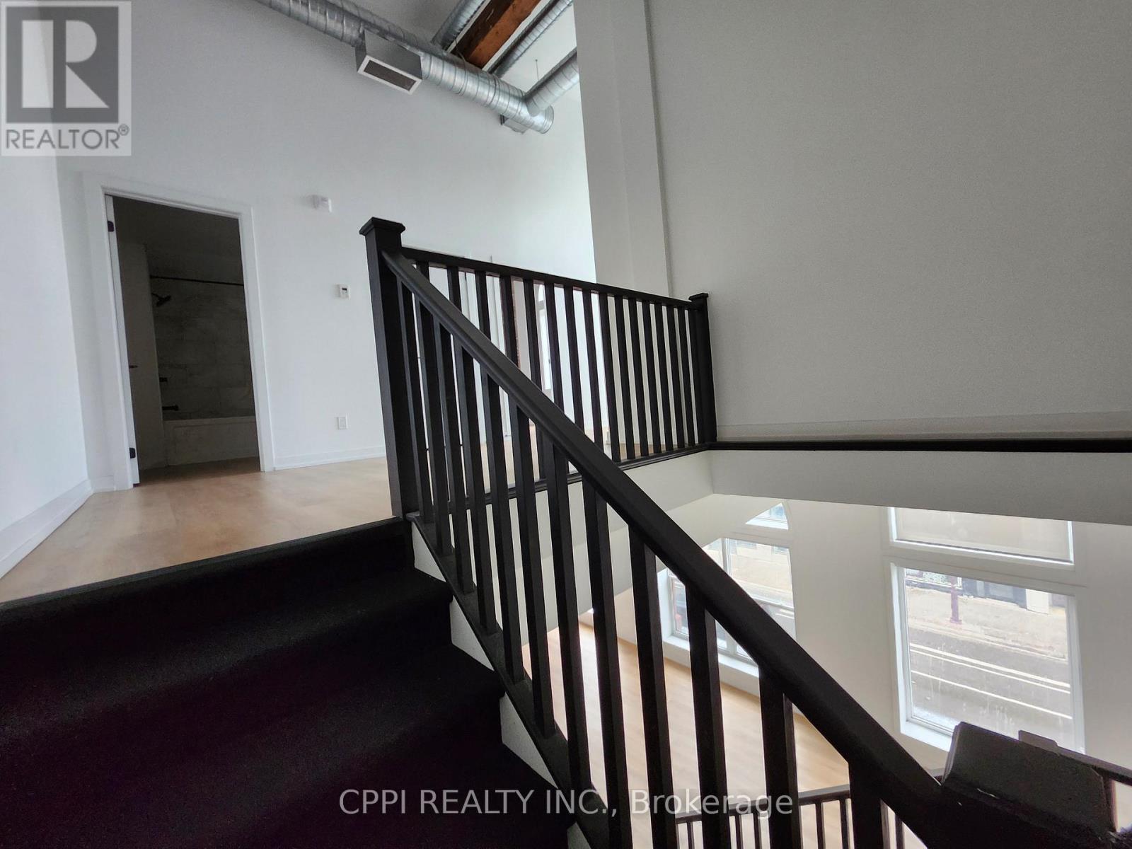 201 - 140 SIMCOE STREET - Photo 3 of 9, Peterborough (Town Ward 3), Ontario