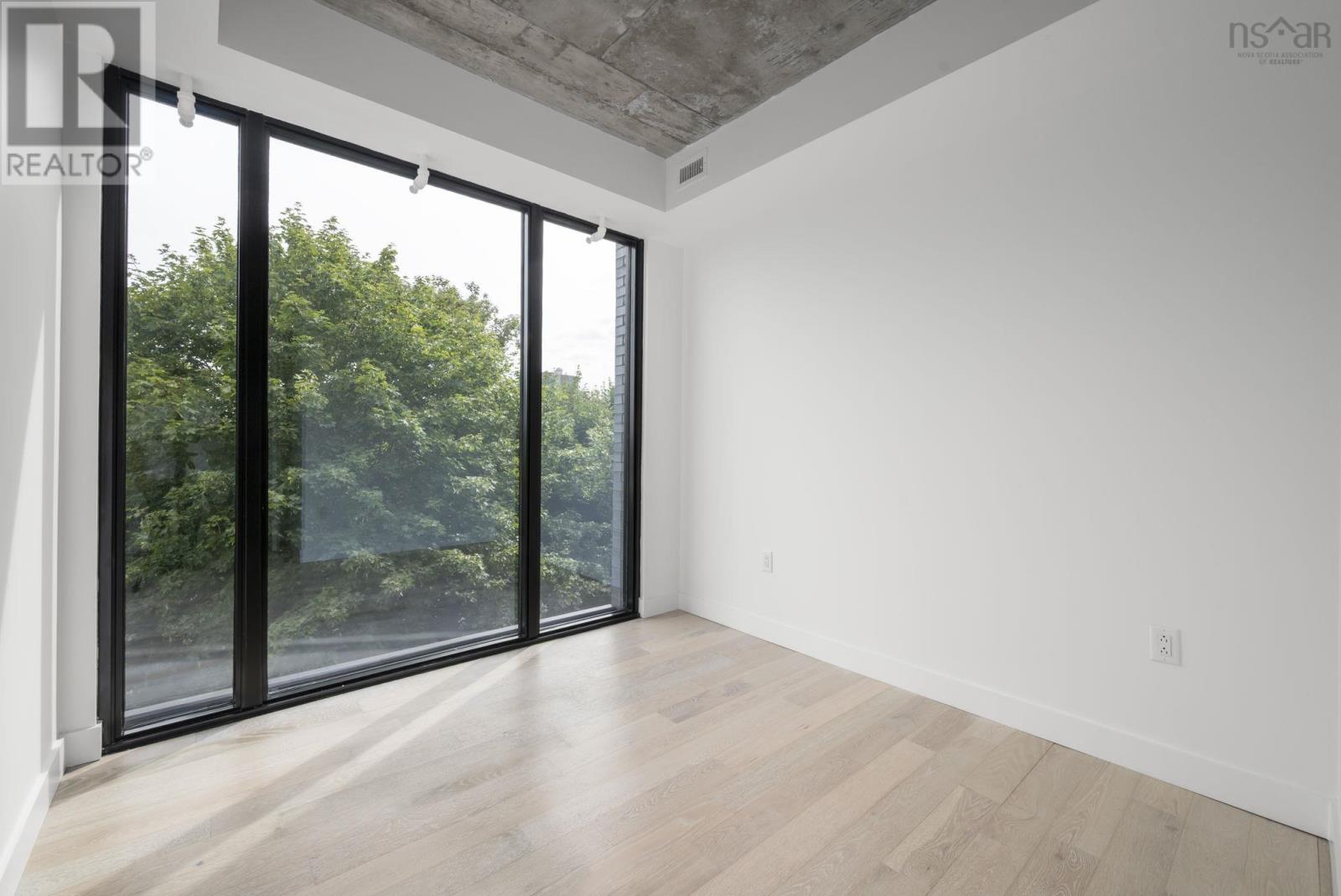 Property 15 of 37 of 614 1048 Wellington Street