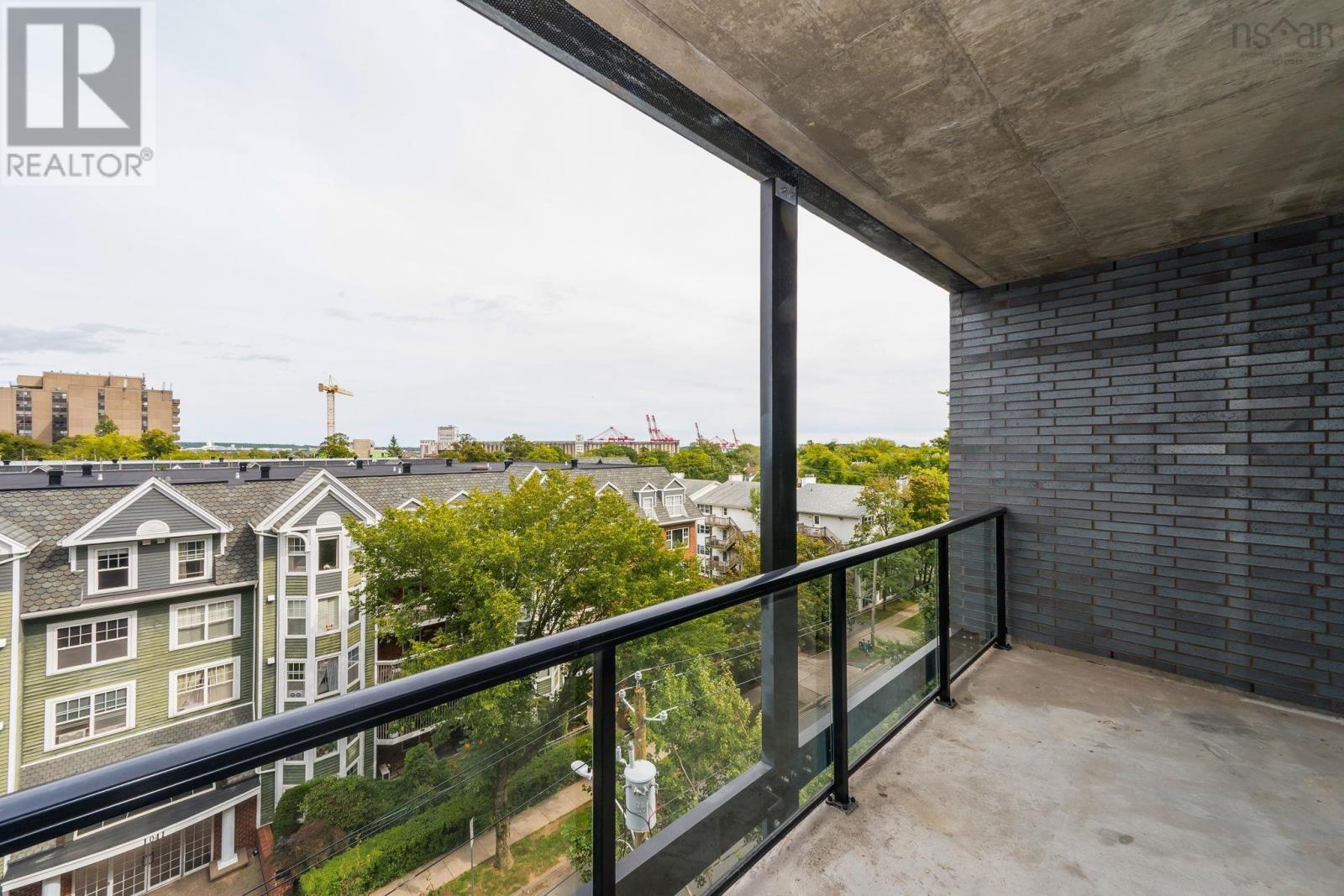 Property 30 of 37 of 614 1048 Wellington Street