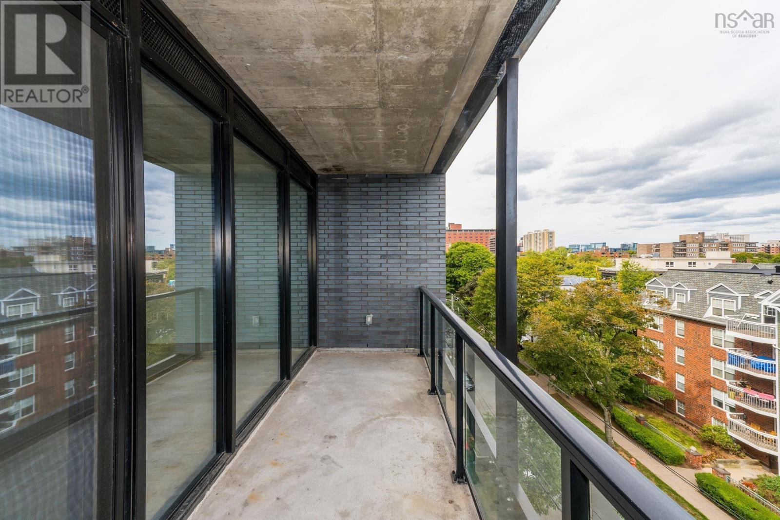 Property 28 of 37 of 614 1048 Wellington Street