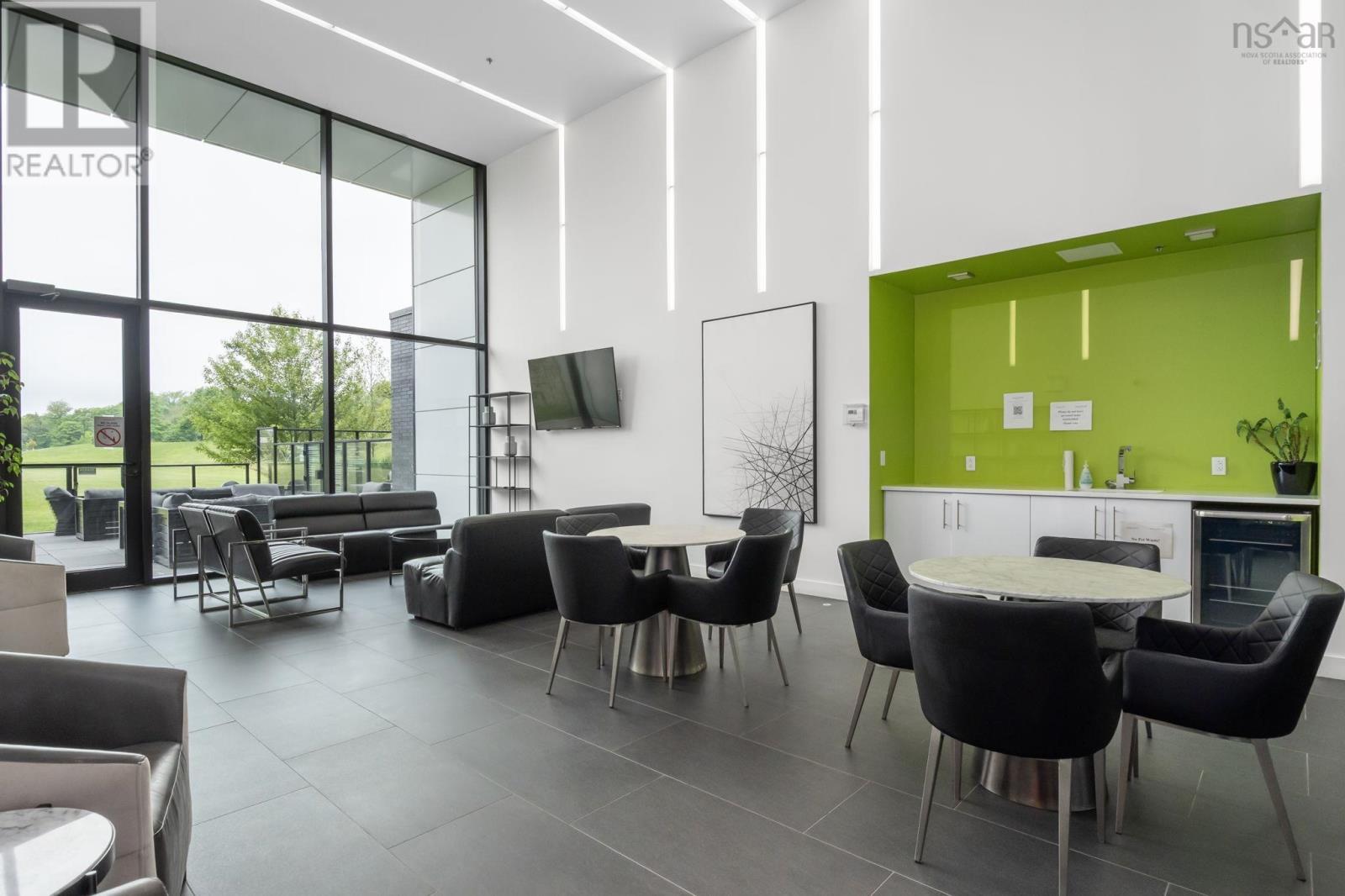 Property 31 of 37 of 614 1048 Wellington Street