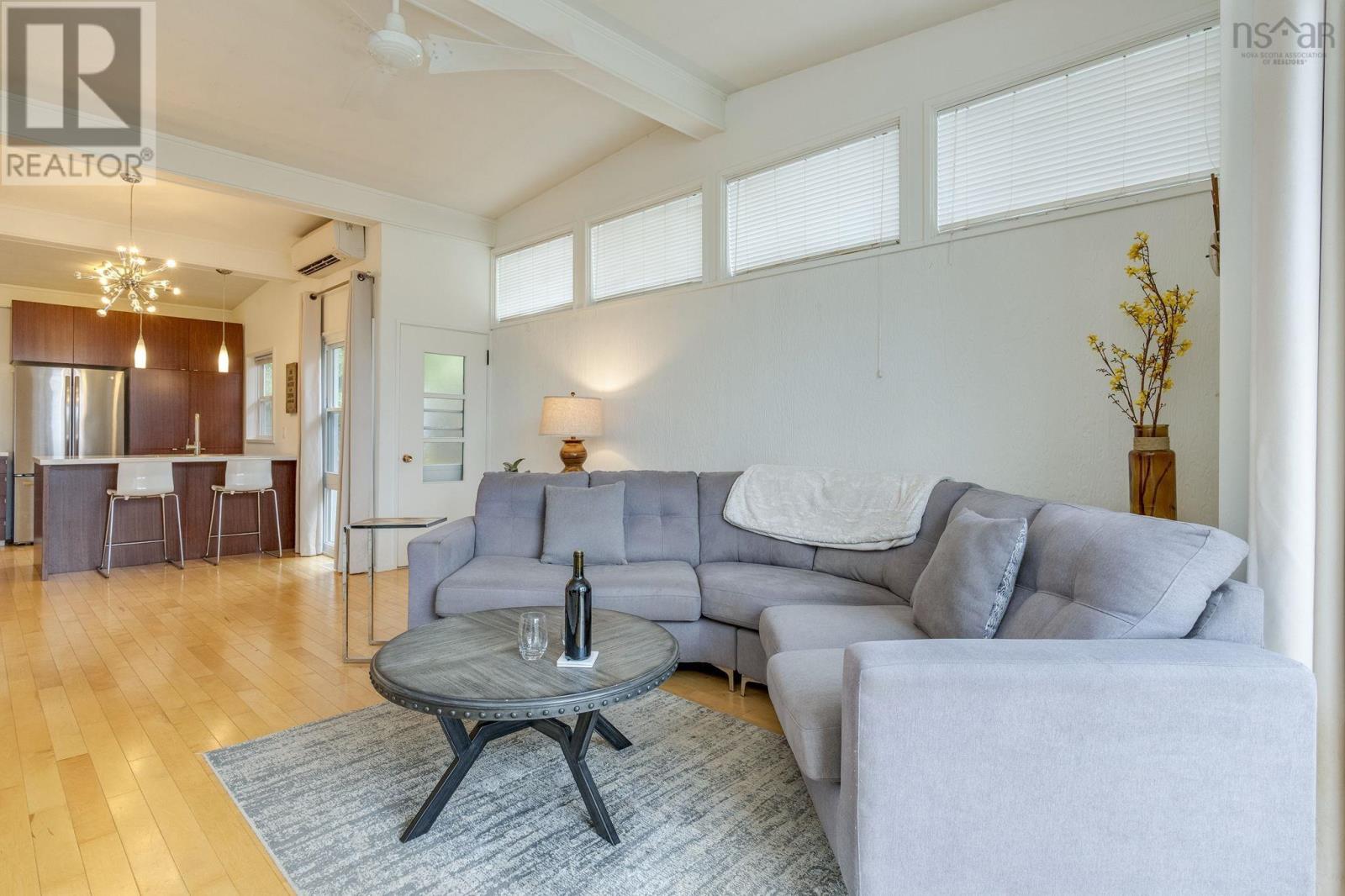 Property 4 of 39 of 6 Lavinia Street