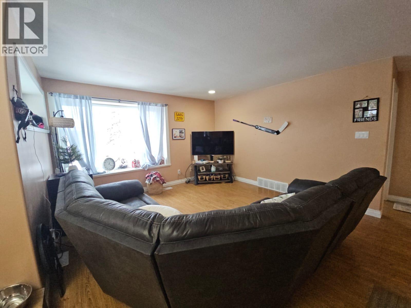 10203 16 Street, Dawson Creek