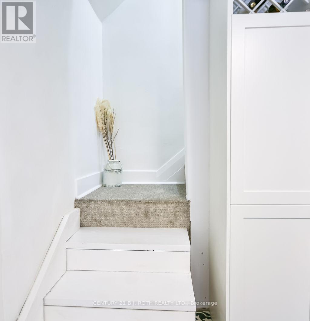 Single Family House for Sale in  COUNTY  ROAD Clearview (Brentwood) 