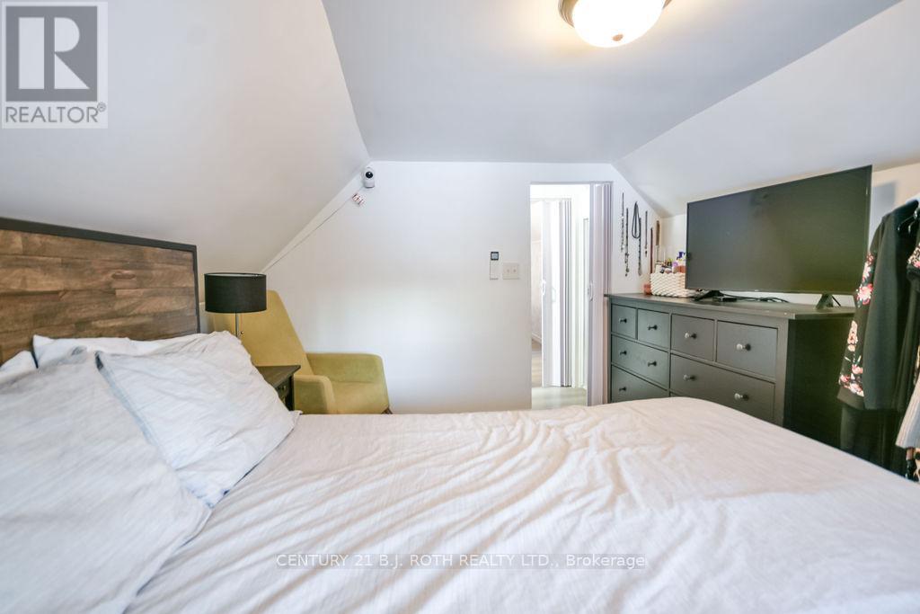 Single Family House for Sale in  COUNTY  ROAD Clearview (Brentwood) 