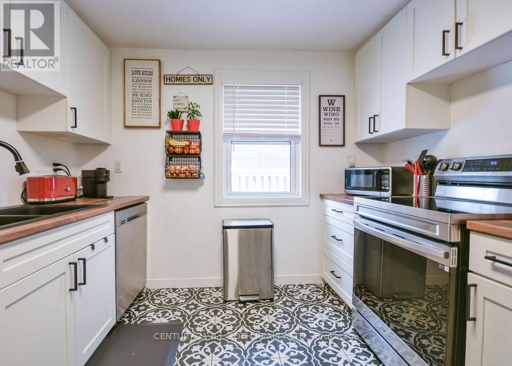 Single Family House for Sale in  COUNTY  ROAD Clearview (Brentwood) 