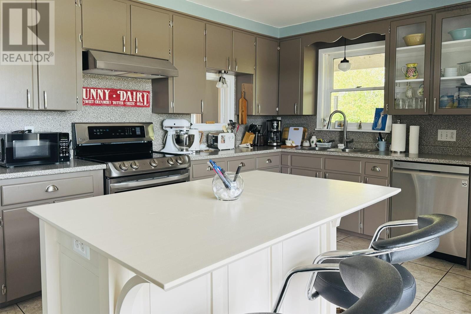 Property 16 of 43 of 100 Spring Street