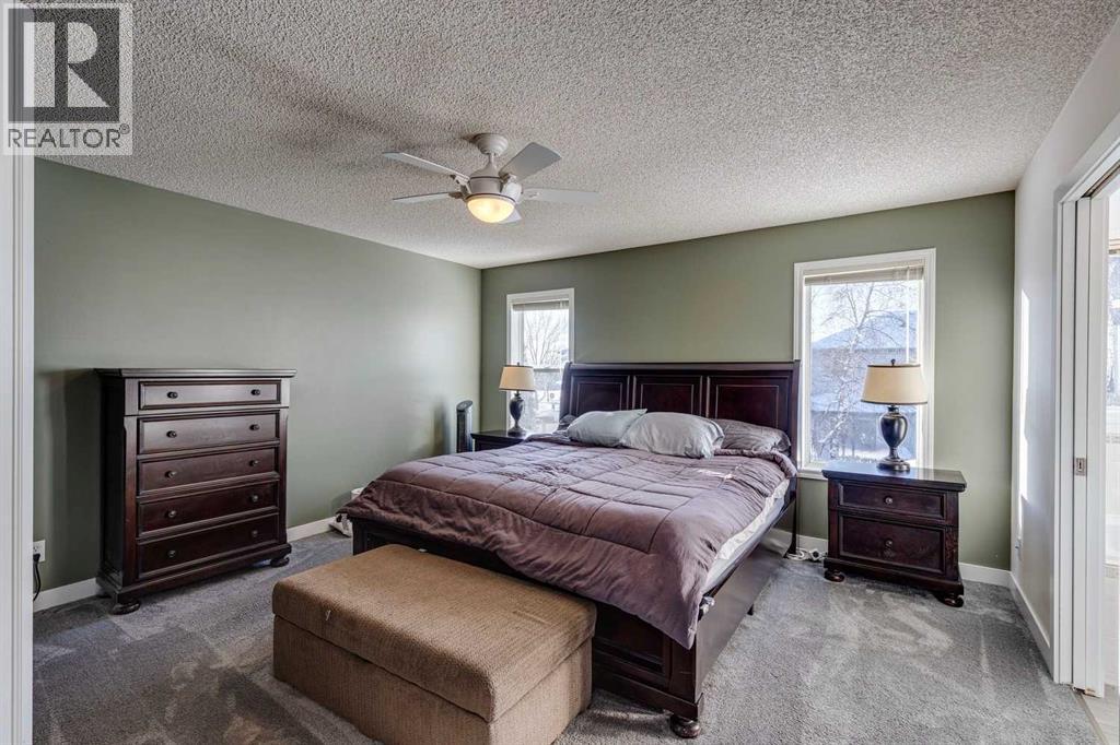 Single Family House for Sale in  Douglas Ridge Green SE Douglasdale/Glen Calgary 