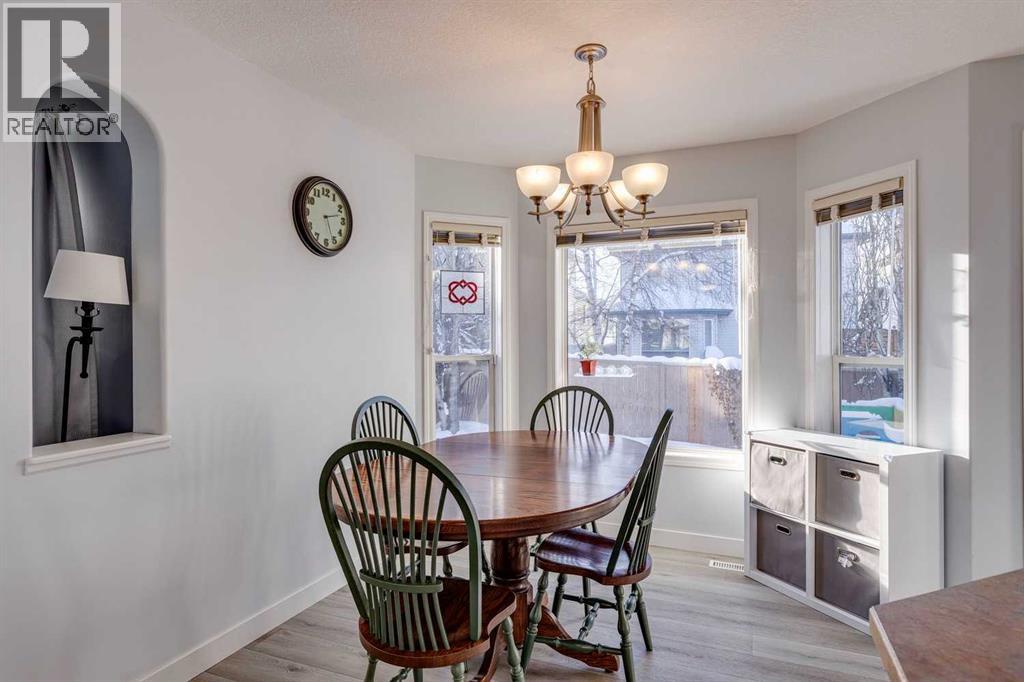 Single Family House for Sale in  Douglas Ridge Green SE Douglasdale/Glen Calgary 