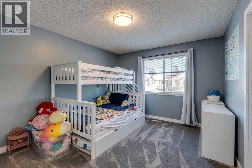 Single Family House for Sale in  Douglas Ridge Green SE Douglasdale/Glen Calgary 