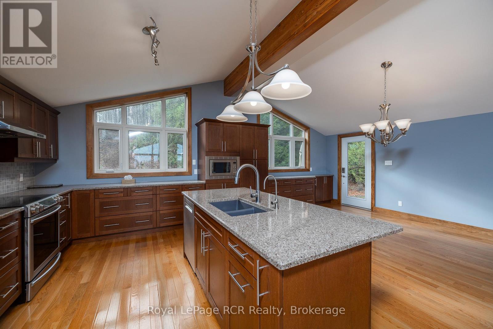 123 LAKEVIEW ROAD - 11