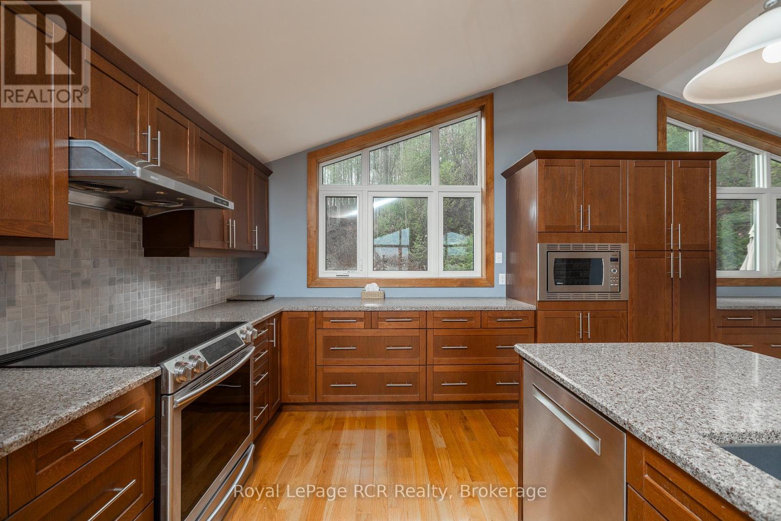 123 LAKEVIEW ROAD - 12