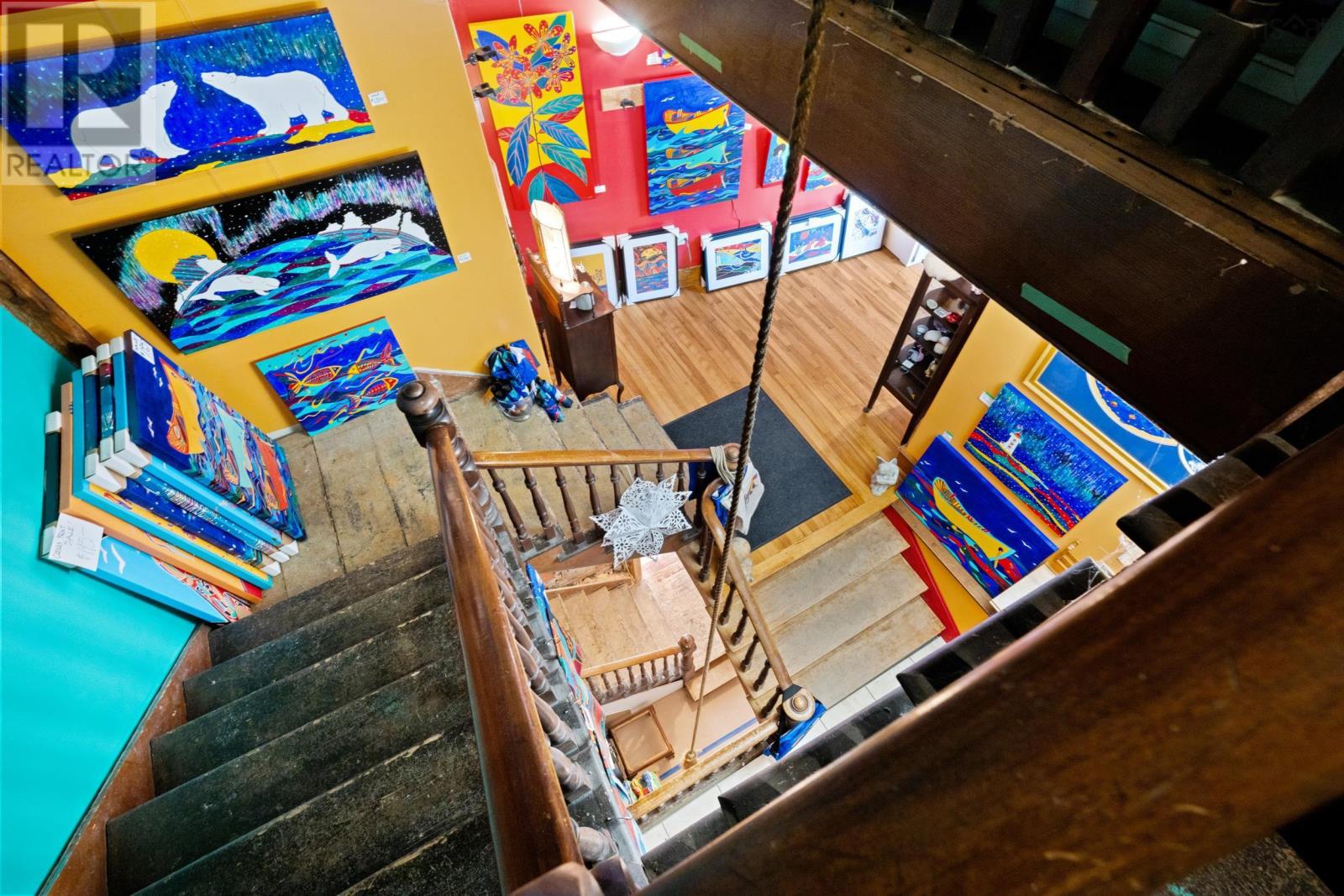 Property 26 of 49 of 298 Granville Street E