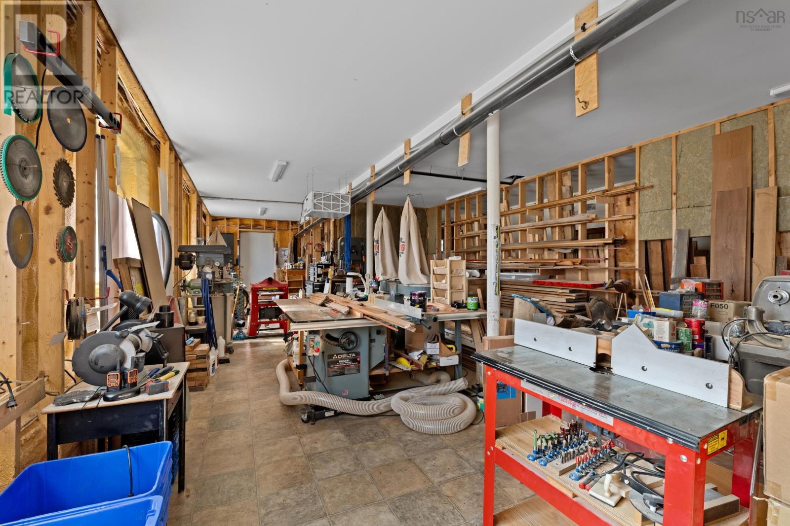 Property 35 of 49 of 298 Granville Street E