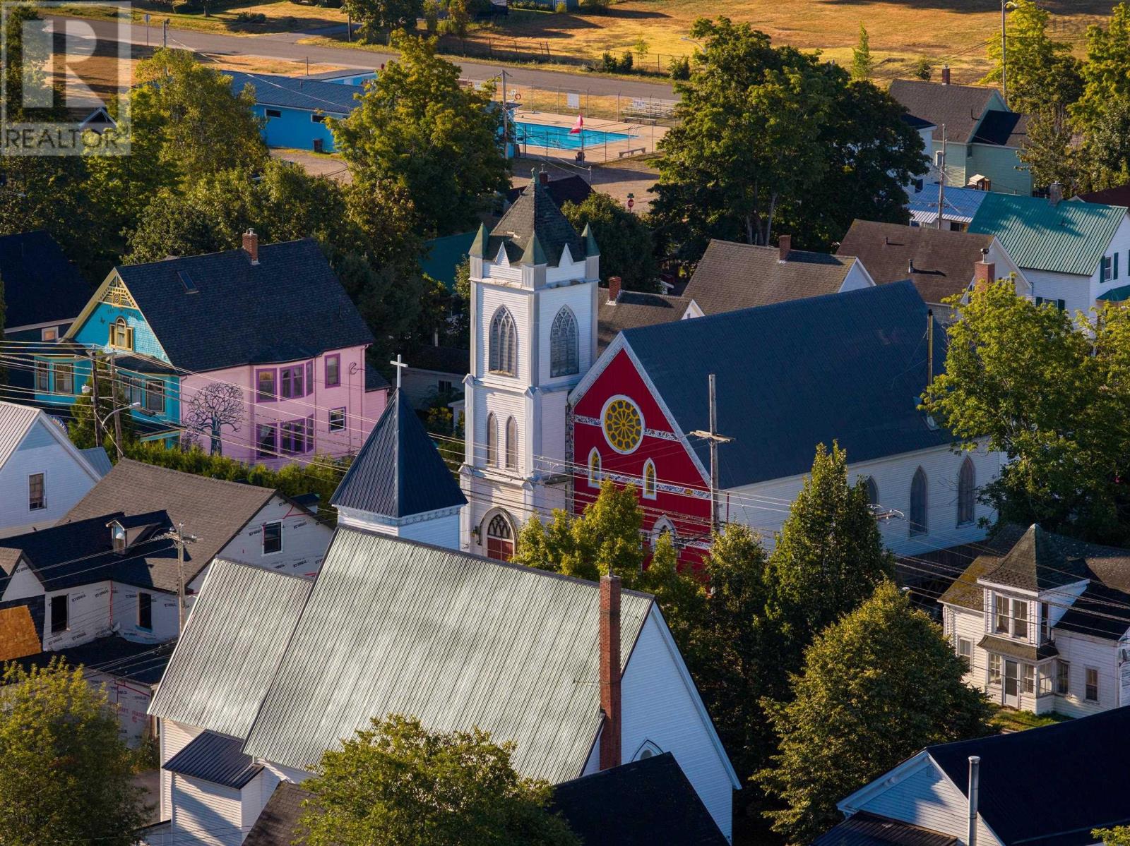 Property 46 of 49 of 298 Granville Street E