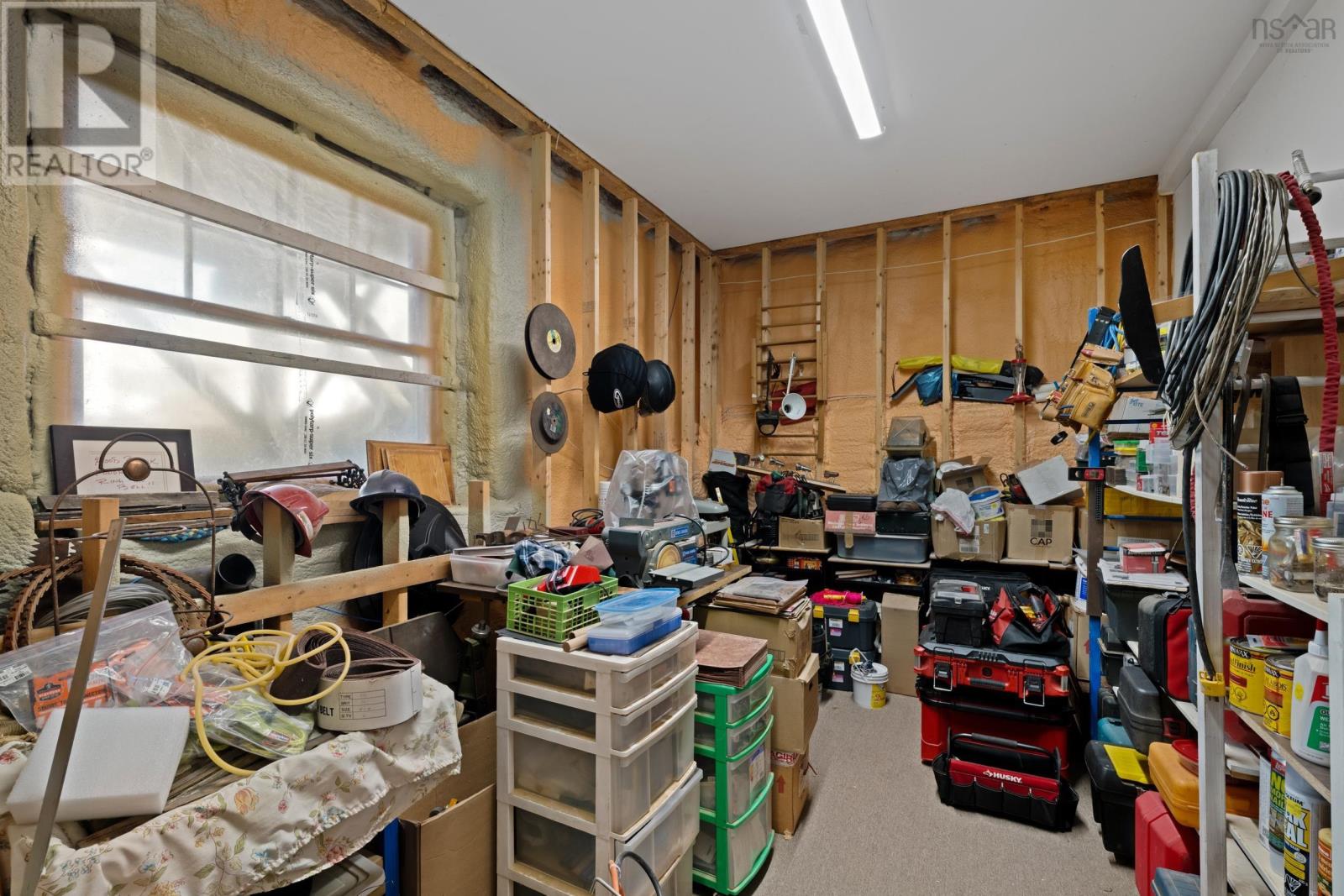 Property 36 of 49 of 298 Granville Street E