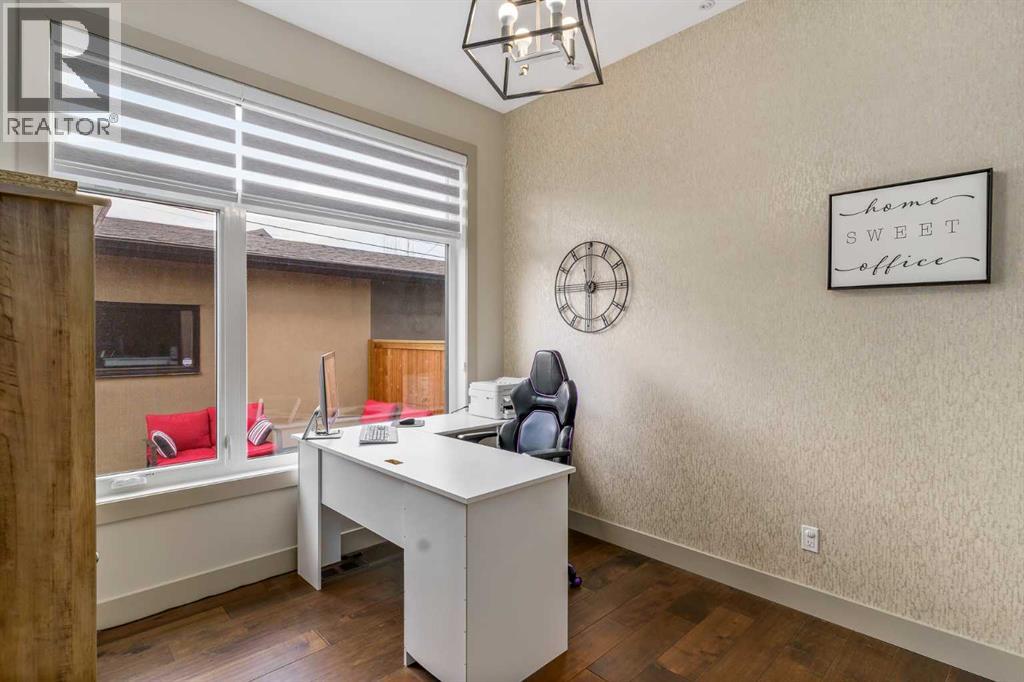 Single Family House for Sale in   Avenue SW Shaganappi Calgary 