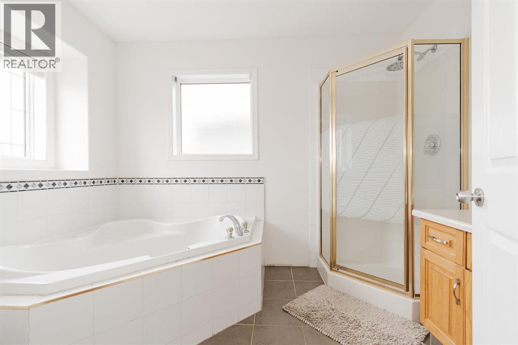 168 Burton Place, Fort McMurray