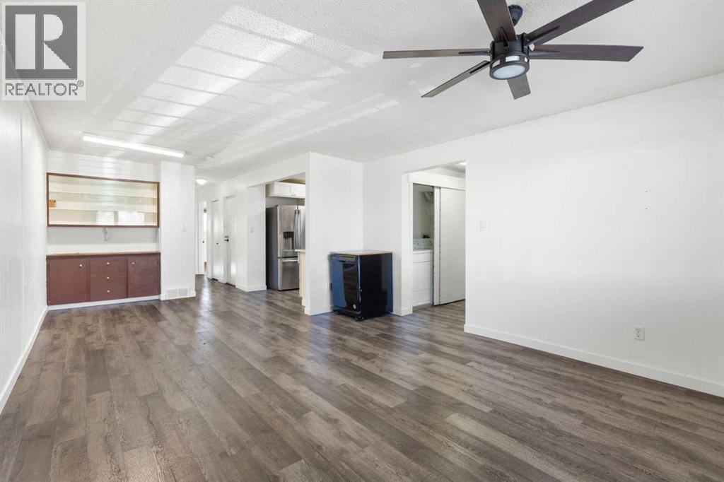 Single Family House Bi-level for Sale in  Pensacola Crescent SE Penbrooke Meadows Calgary 