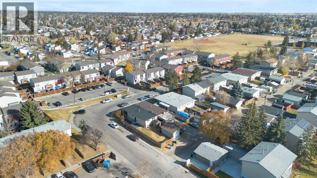 Single Family House Bi-level for Sale in  Pensacola Crescent SE Penbrooke Meadows Calgary 