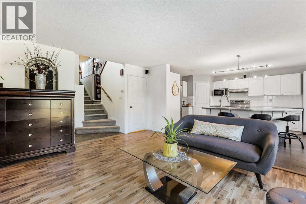 Single Family House for Sale in  Douglas Ridge Green SE Douglasdale/Glen Calgary 