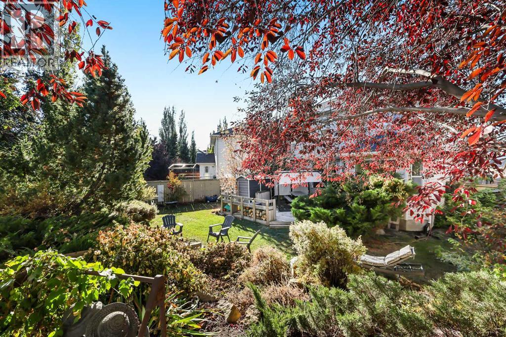 Single Family House for Sale in  Douglas Ridge Green SE Douglasdale/Glen Calgary 