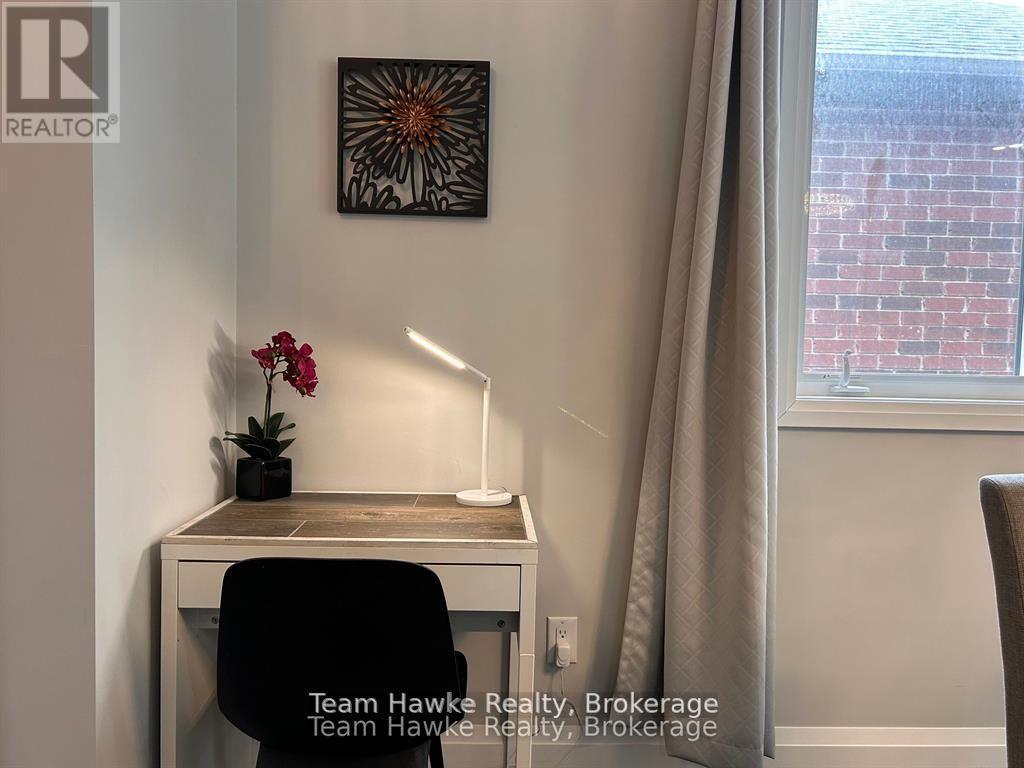 152 BISHOP DRIVE - Photo 5 of 17, Barrie (Ardagh), Ontario