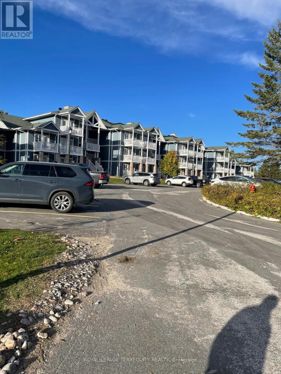 2328 - 90 HIGHLAND DRIVE - Photo 3 of 27, Oro-Medonte (Horseshoe Valley), Ontario