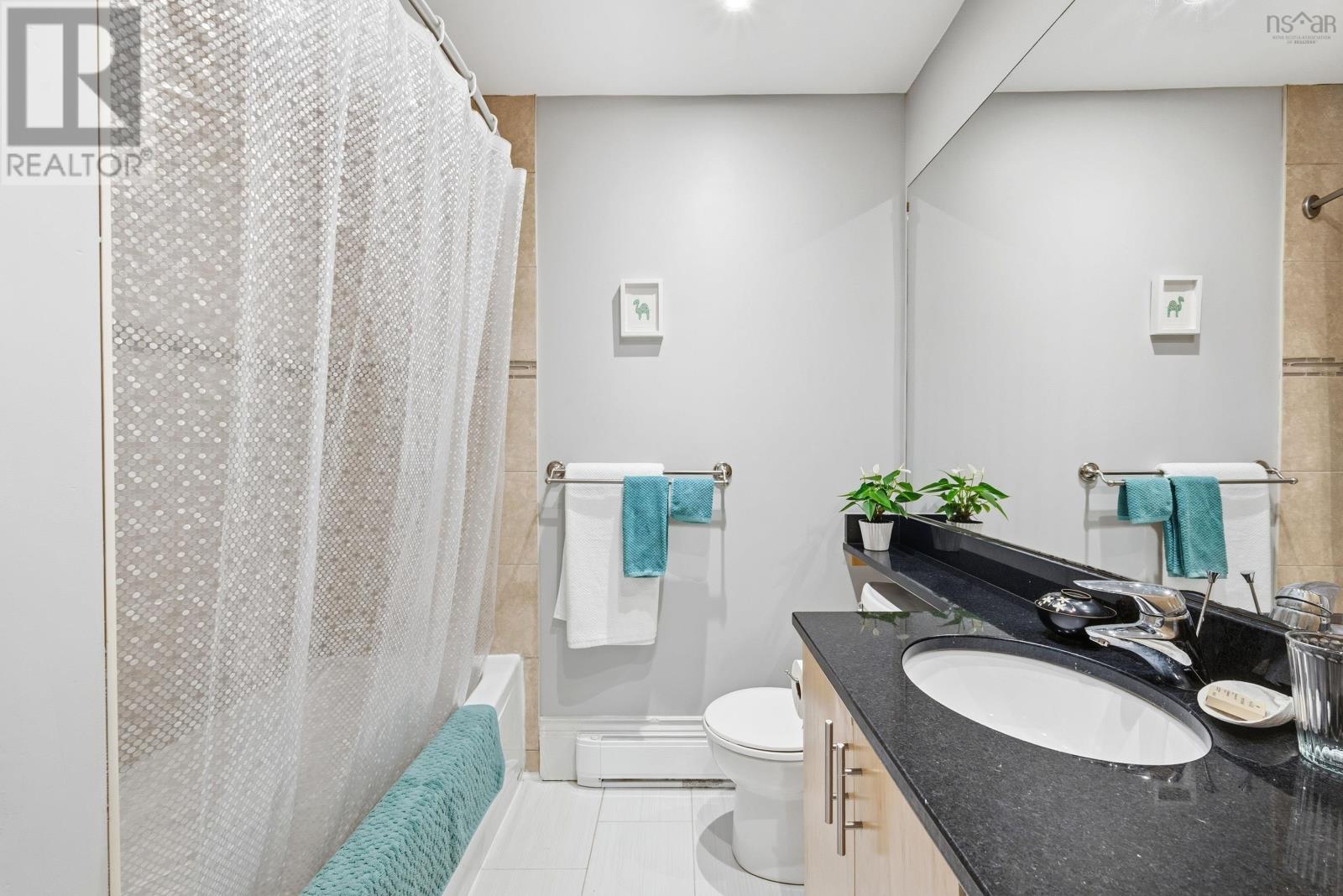 Property 14 of 16 of 5 1036 Bland Street