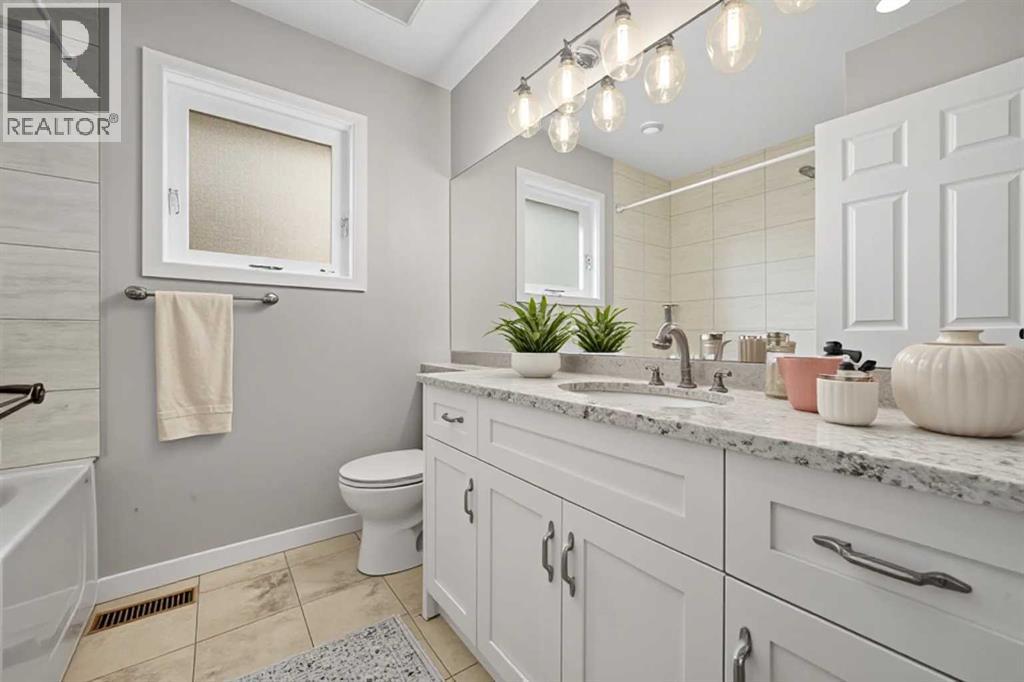 Single Family House for Sale in  Douglasbank Way SE Douglasdale/Glen Calgary 