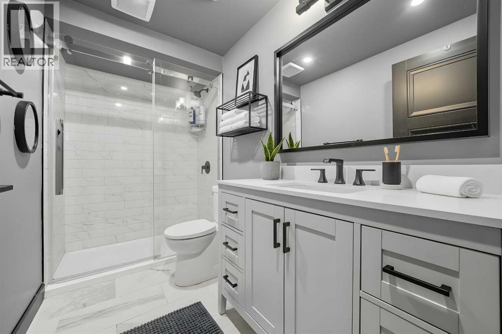 Single Family House for Sale in  Douglasbank Way SE Douglasdale/Glen Calgary 