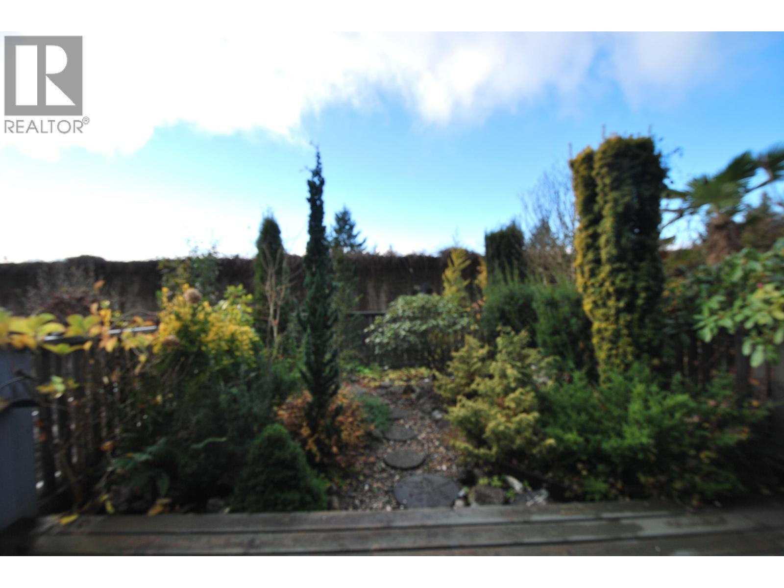 410 CROSSCREEK ROAD, Lions Bay