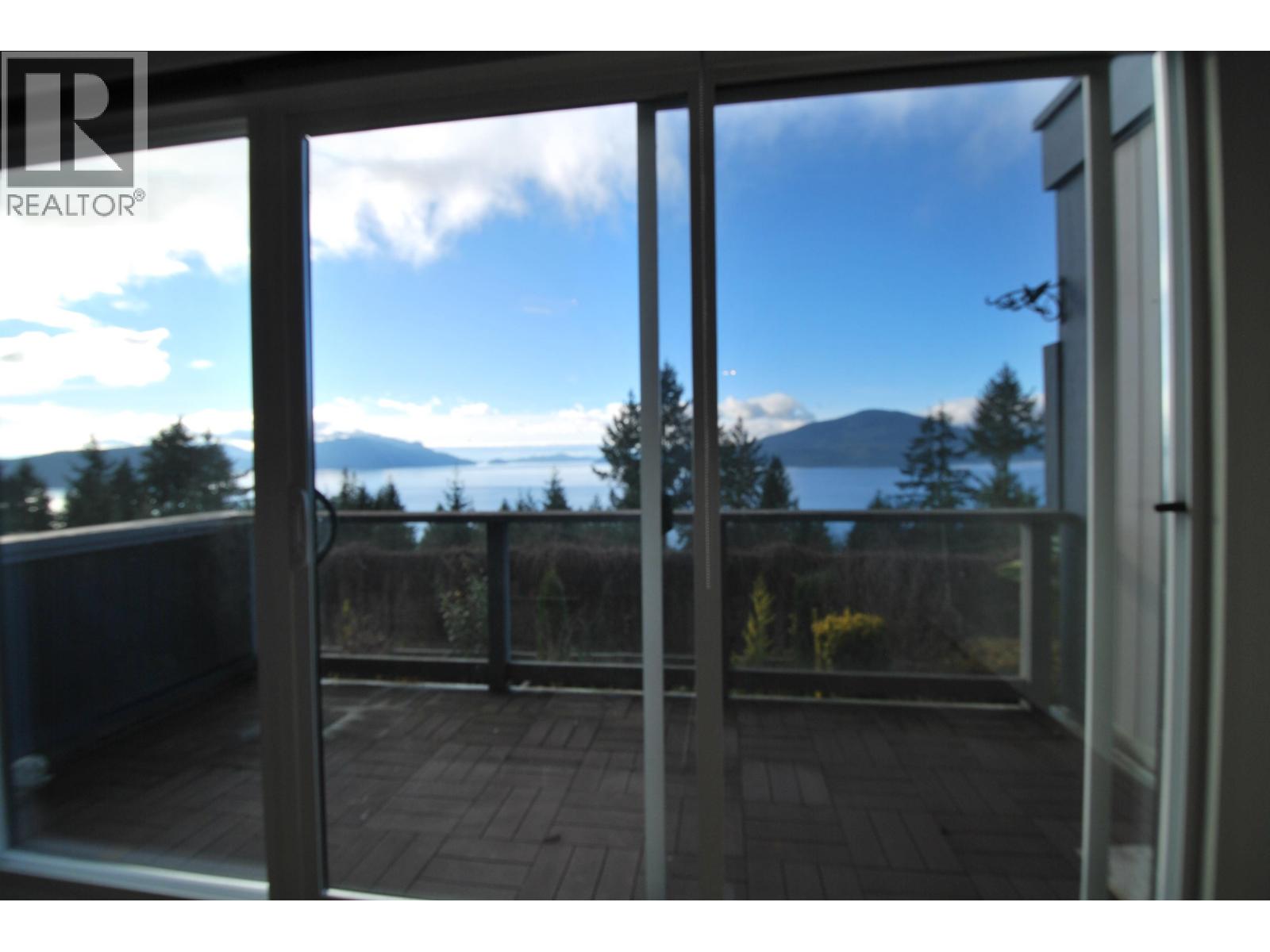 410 CROSSCREEK ROAD, Lions Bay