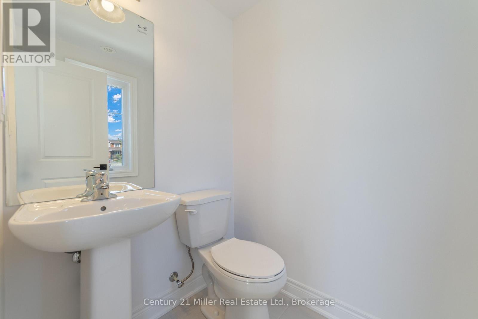 #42 2140 TRAFALGAR ROAD - 4
