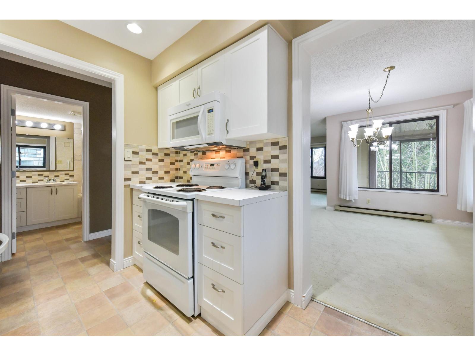 301 15317 THRIFT AVENUE, White Rock