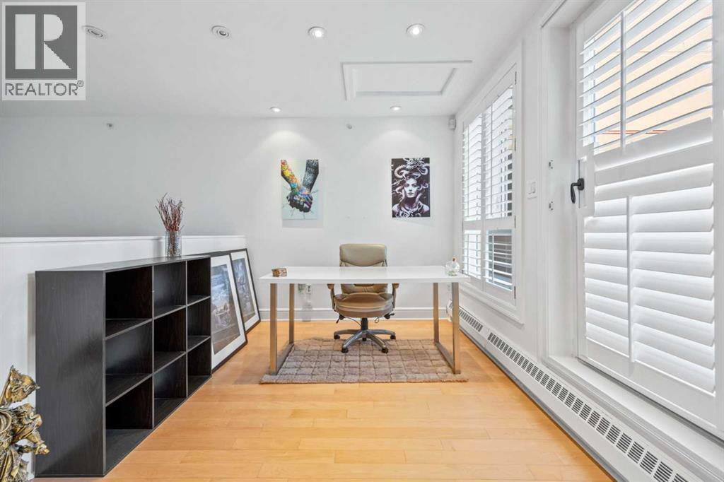 Single Family House for Sale in   Eau Claire Avenue SW Eau Claire Calgary 