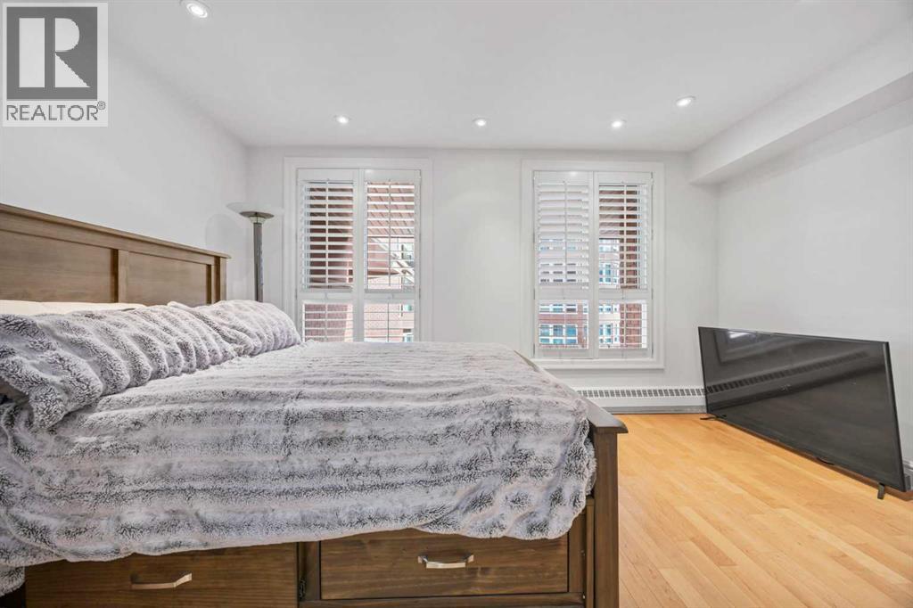 Single Family House for Sale in   Eau Claire Avenue SW Eau Claire Calgary 