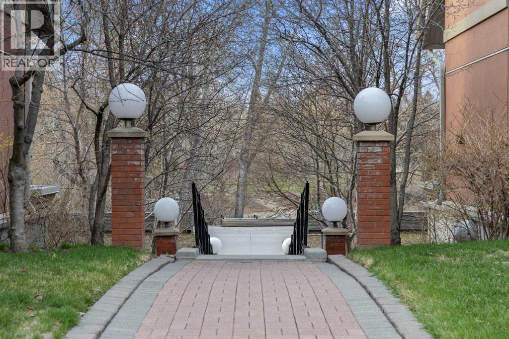 Single Family House for Sale in   Eau Claire Avenue SW Eau Claire Calgary 