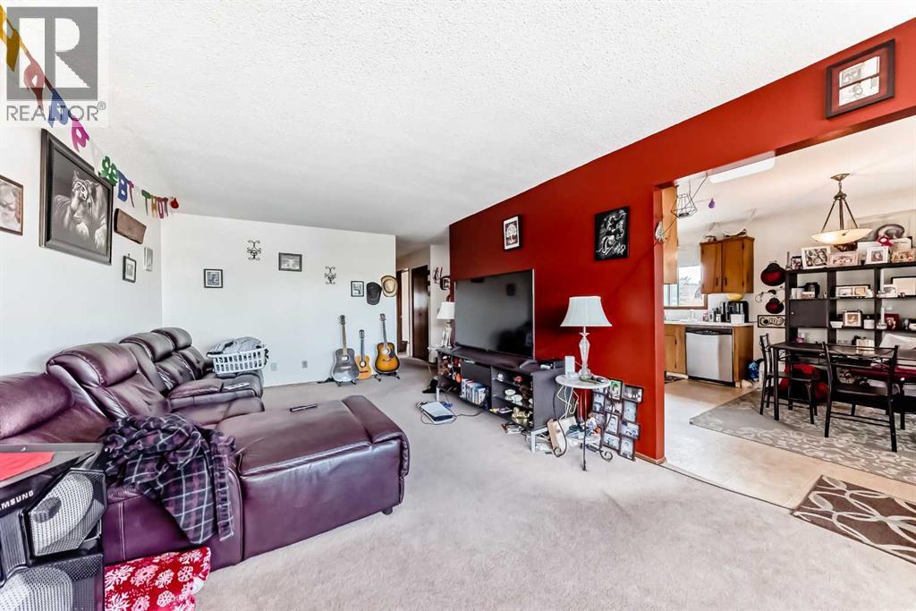 Multi-family House Bi-level for Sale in  Rundlehorn Drive NE Pineridge Calgary 