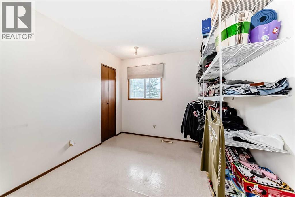 Multi-family House Bi-level for Sale in  Rundlehorn Drive NE Pineridge Calgary 