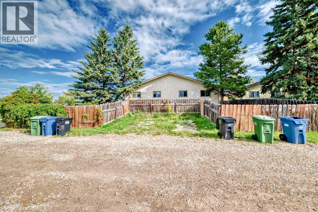Multi-family House Bi-level for Sale in  Rundlehorn Drive NE Pineridge Calgary 
