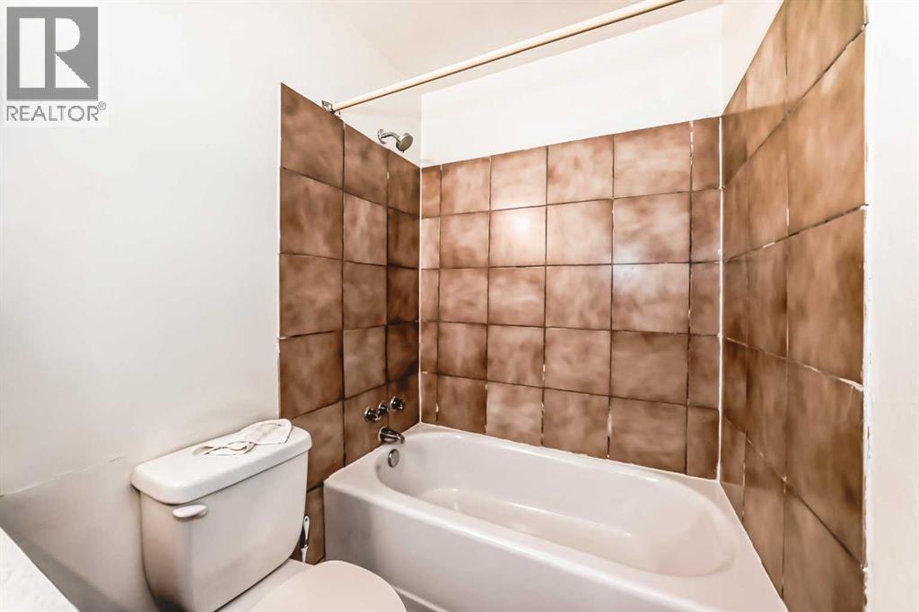 Multi-family House Bi-level for Sale in  Rundlehorn Drive NE Pineridge Calgary 