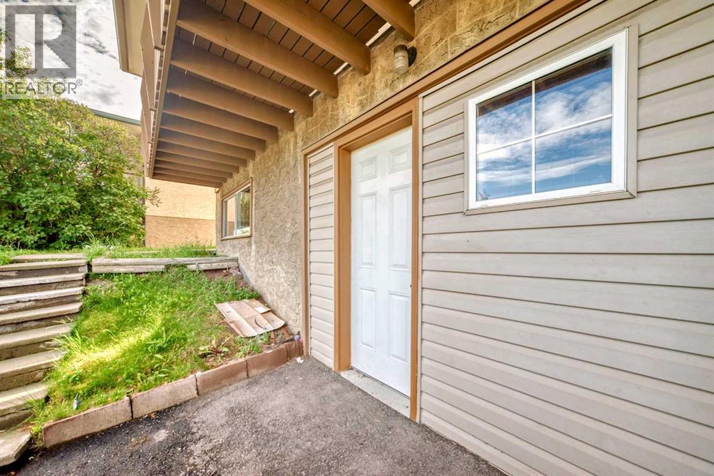 Multi-family House Bi-level for Sale in  Rundlehorn Drive NE Pineridge Calgary 