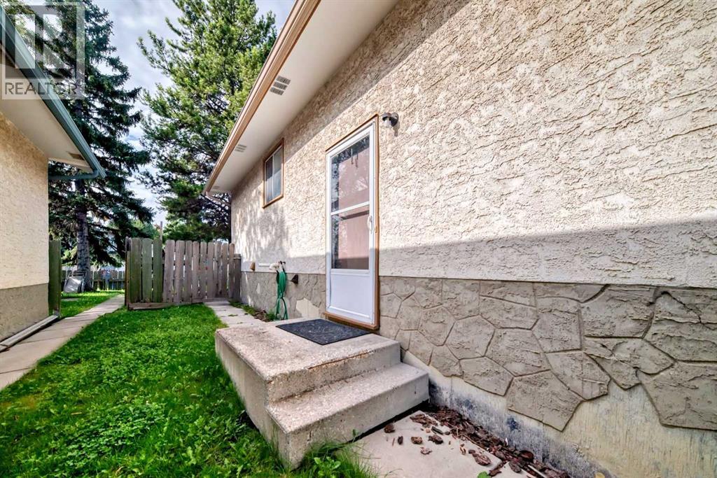 Multi-family House Bi-level for Sale in  Rundlehorn Drive NE Pineridge Calgary 