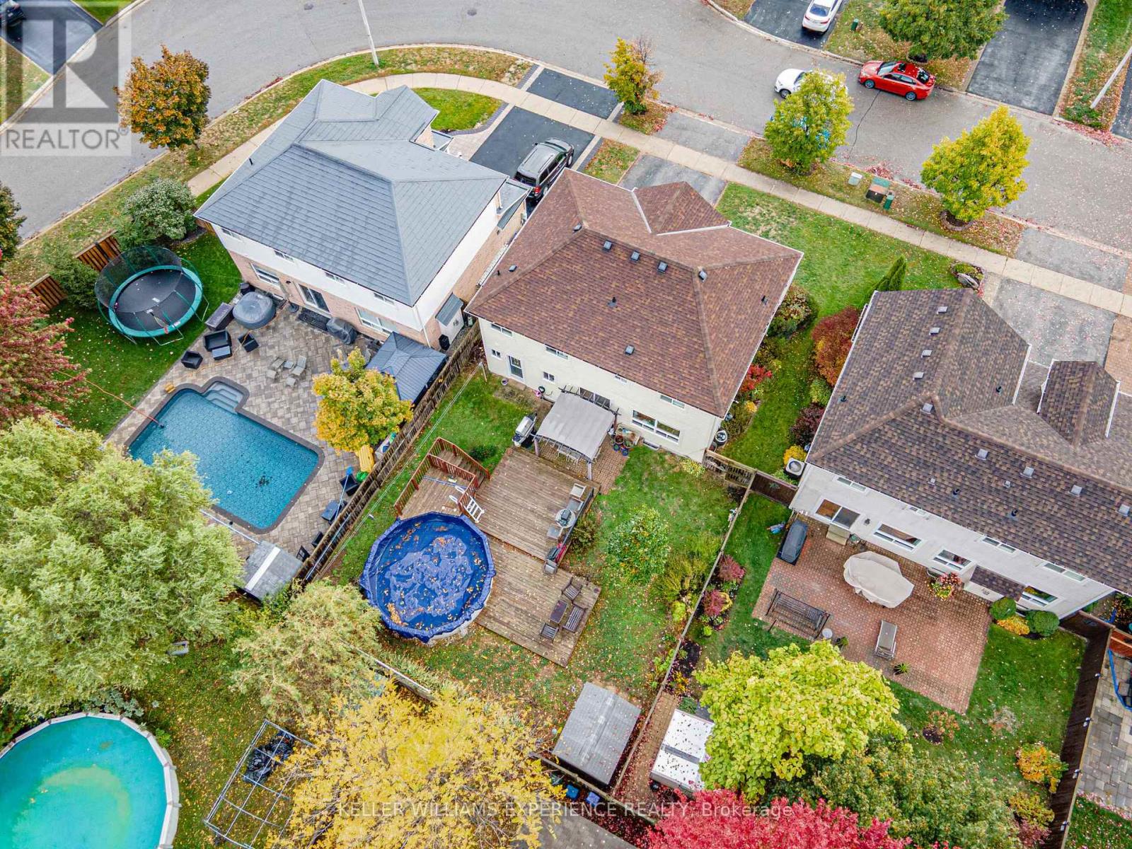 38 TRUAX CRESCENT - 30