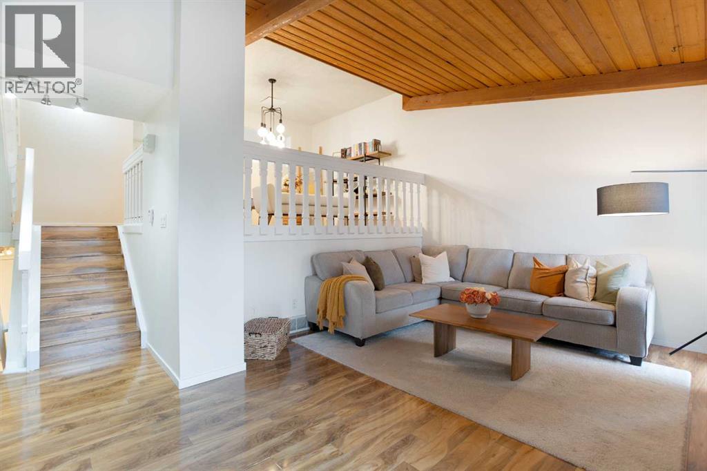 Single Family House 4 Level for Sale in   Oakmoor Way SW Oakridge Calgary 