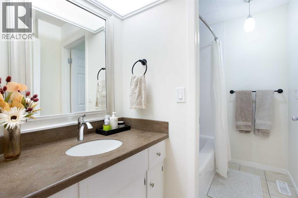 Single Family House 4 Level for Sale in   Oakmoor Way SW Oakridge Calgary 